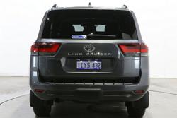 2025 Toyota Landcruiser VX