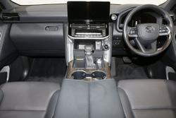 2025 Toyota Landcruiser VX