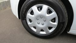 2007 Holden Commodore Omega VE Heron White