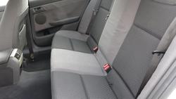 2007 Holden Commodore Omega VE Heron White