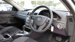 2007 Holden Commodore Omega VE Heron White