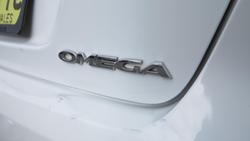 2007 Holden Commodore Omega VE Heron White