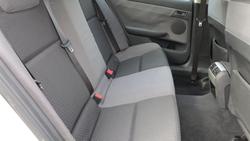 2007 Holden Commodore Omega VE Heron White