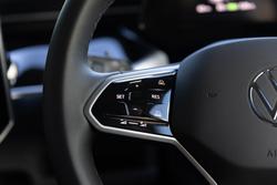 2025 Volkswagen ID. Buzz Pro BEV560