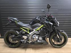 Kawasaki Z900 (ZR900)