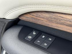 2017 Land Rover Discovery TD6 HSE