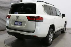 2025 Toyota Landcruiser VX