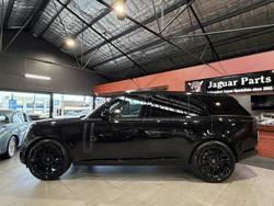 2022 Land Rover Range Rover P530 Autobiography