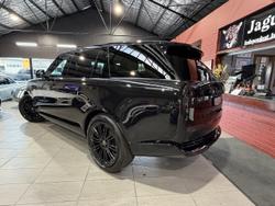 2022 Land Rover Range Rover P530 Autobiography