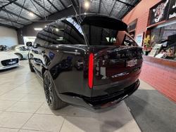 2022 Land Rover Range Rover P530 Autobiography