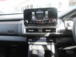 2025 Nissan Navara ST-X