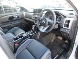 2025 Nissan Navara ST-X
