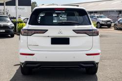 2025 Mitsubishi Outlander ES