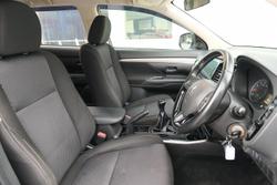 2017 Mitsubishi Outlander ES