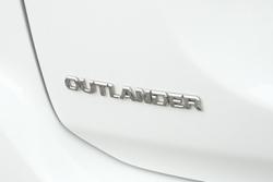 2017 Mitsubishi Outlander ES