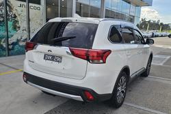 2017 Mitsubishi Outlander ES