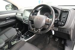 2017 Mitsubishi Outlander ES