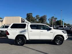 2022 Toyota Hilux SR