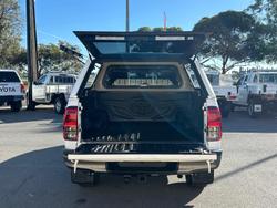 2022 Toyota Hilux SR