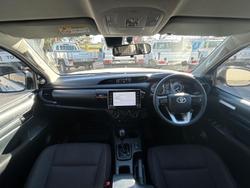 2022 Toyota Hilux SR