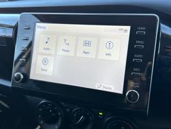 2022 Toyota Hilux SR