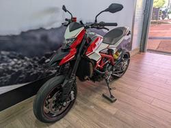 2015 DUCATI HYPERMOTARD 821 SP RED