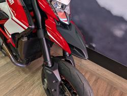 2015 DUCATI HYPERMOTARD 821 SP RED