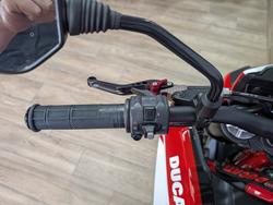 2015 DUCATI HYPERMOTARD 821 SP RED
