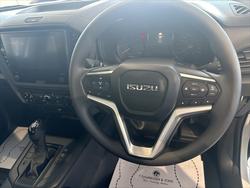 2026 ISUZU D-MAX SX