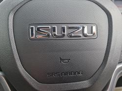 2026 Isuzu MU-X X-TERRAIN
