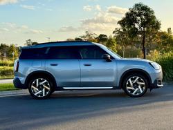 2024 MINI Countryman S Favoured
