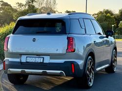 2024 MINI Countryman S Favoured