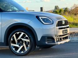 2024 MINI Countryman S Favoured