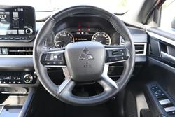 2023 Mitsubishi Outlander LS Black Edition