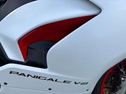 2023 DUCATI PANIGALE V2 White