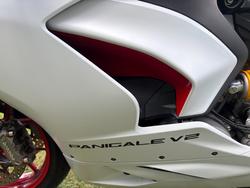 2023 DUCATI PANIGALE V2 White