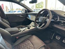 2025 Audi RS Q8 TFSI performance