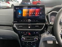 2025 Mahindra XUV3XO AX7L