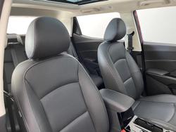 2025 Mahindra XUV3XO AX7L