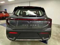 2025 Mahindra XUV3XO AX7L