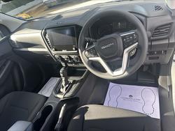 2026 ISUZU D-MAX SX