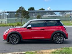 2026 MINI Cooper C Favoured