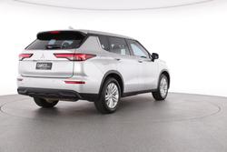 2023 Mitsubishi Outlander ES