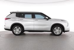 2023 Mitsubishi Outlander ES