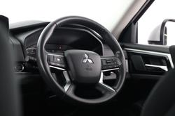 2023 Mitsubishi Outlander ES