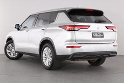 2023 Mitsubishi Outlander ES