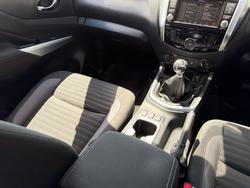 2021 Nissan Navara ST-X