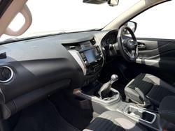 2021 Nissan Navara ST-X