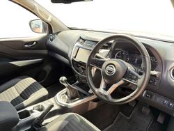 2021 Nissan Navara ST-X