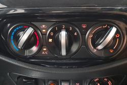 2021 Nissan Navara SL